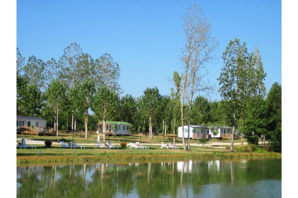 Camping Aubigny-Les Clouzeaux Aubigny  Экстерьер фото